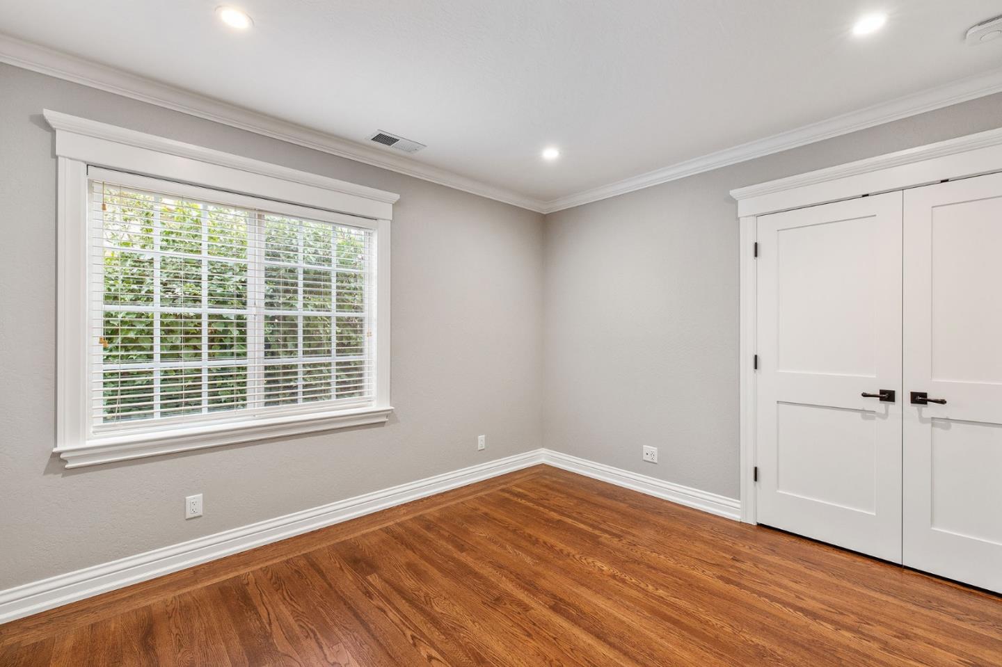 Detail Gallery Image 21 of 39 For 711 Laurel Ave a,  Burlingame,  CA 94010 - 2 Beds | 2 Baths