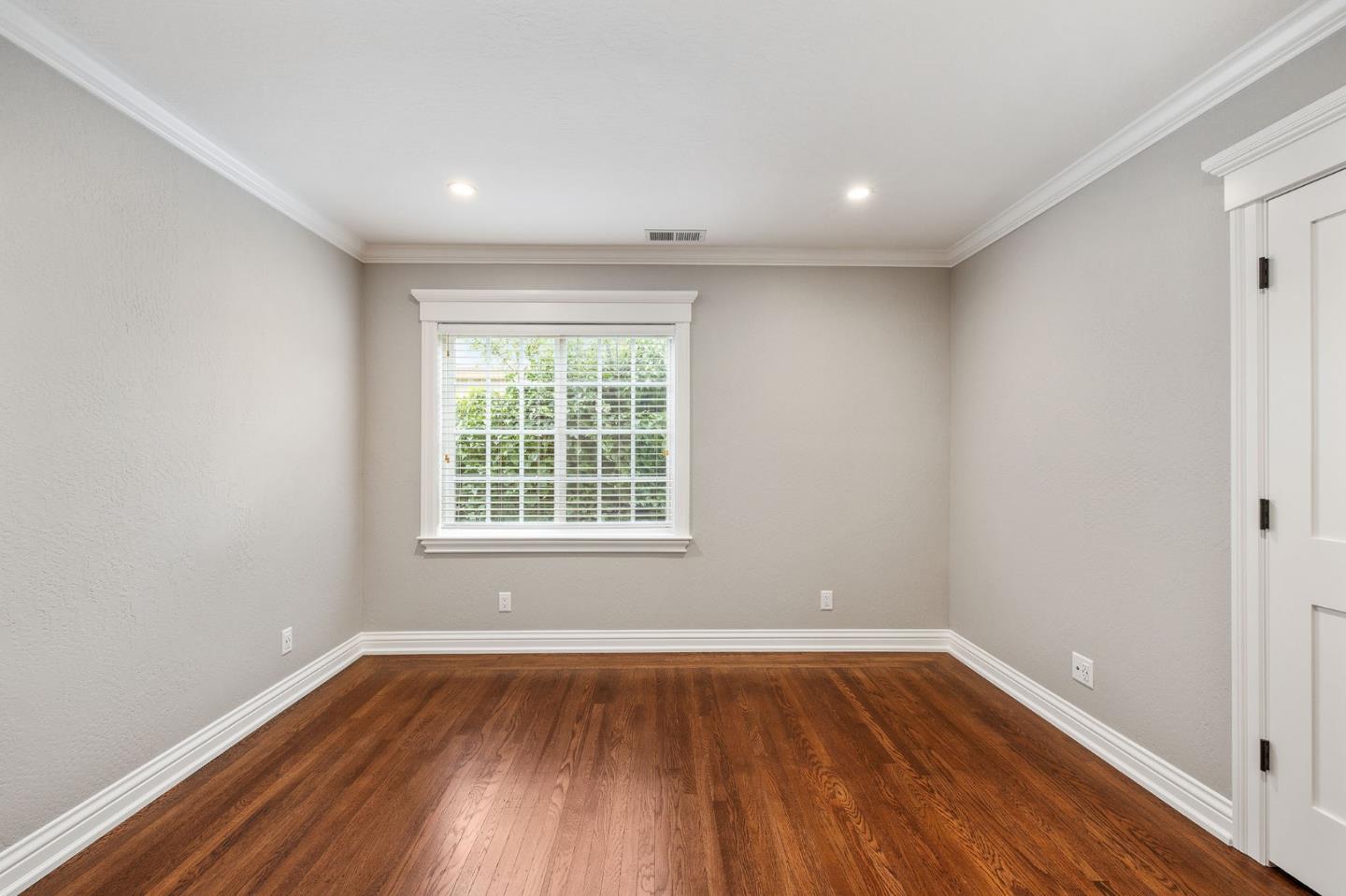 Detail Gallery Image 22 of 39 For 711 Laurel Ave a,  Burlingame,  CA 94010 - 2 Beds | 2 Baths