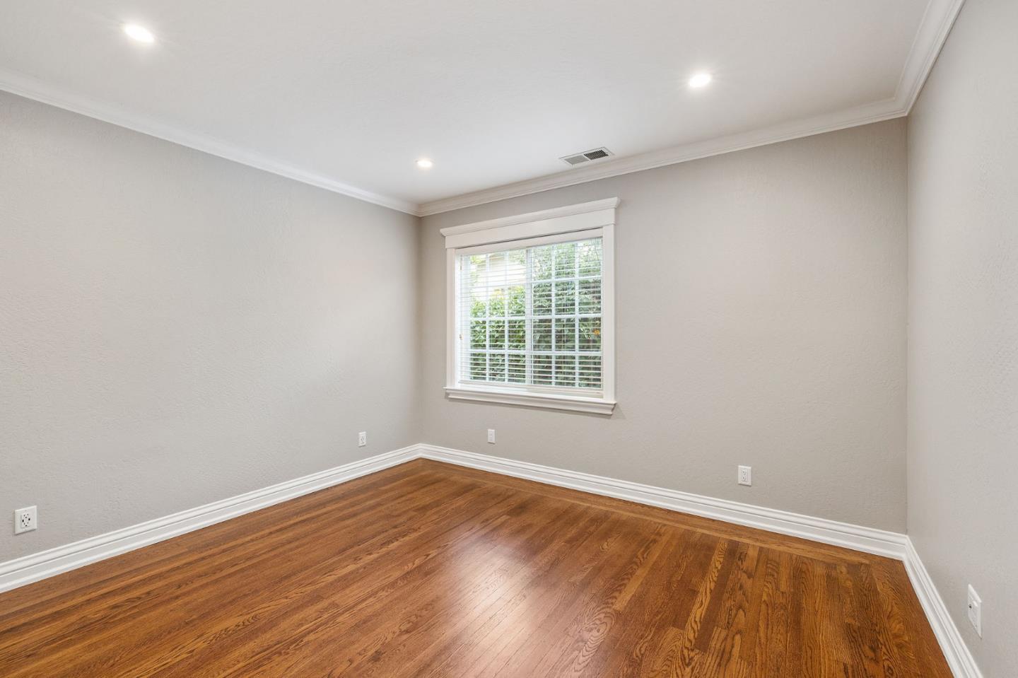 Detail Gallery Image 23 of 39 For 711 Laurel Ave a,  Burlingame,  CA 94010 - 2 Beds | 2 Baths