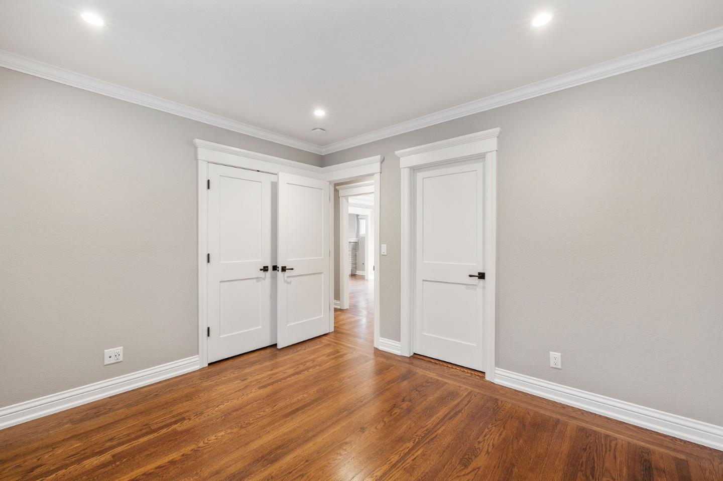Detail Gallery Image 24 of 39 For 711 Laurel Ave a,  Burlingame,  CA 94010 - 2 Beds | 2 Baths