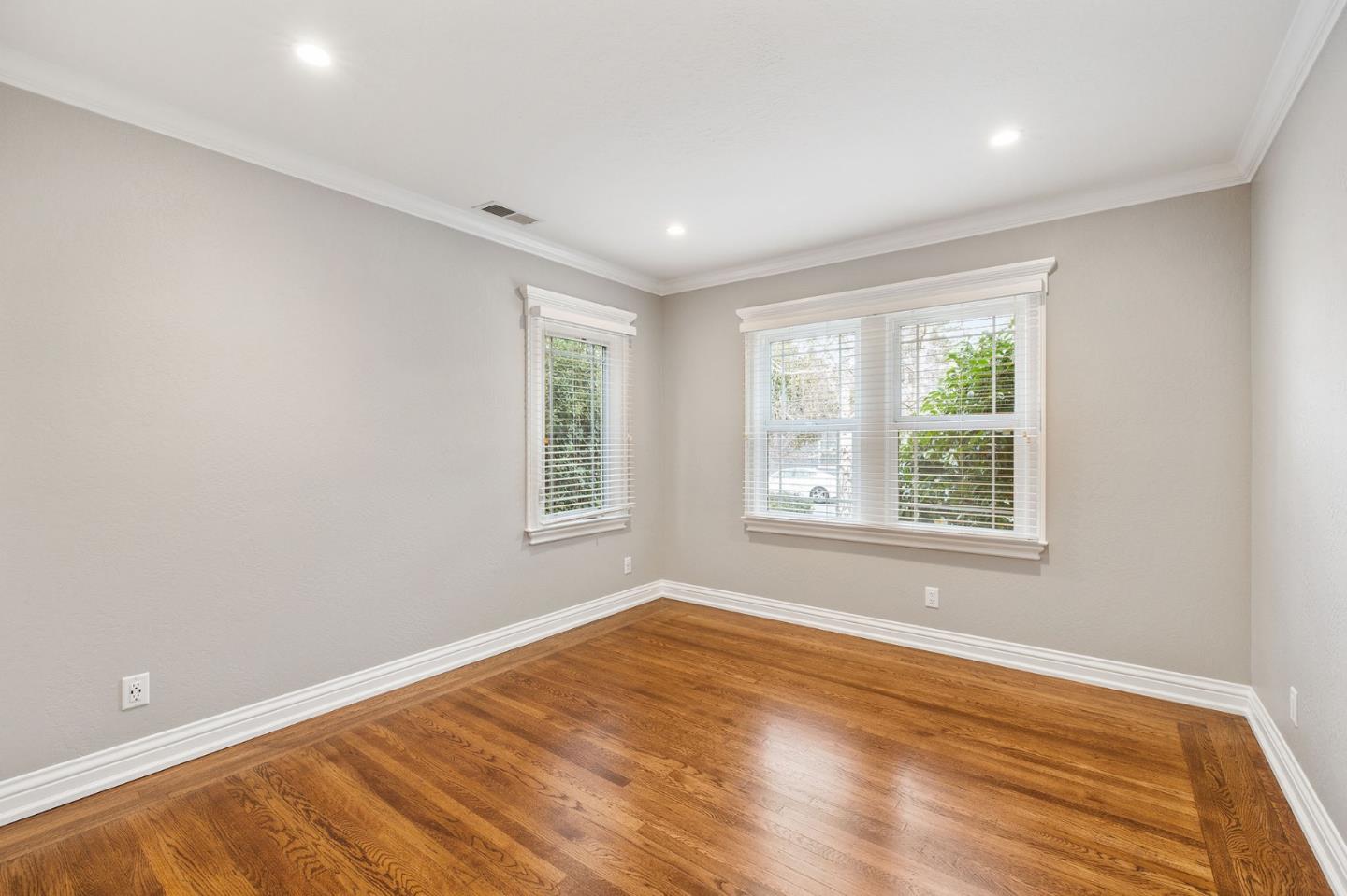 Detail Gallery Image 28 of 39 For 711 Laurel Ave a,  Burlingame,  CA 94010 - 2 Beds | 2 Baths