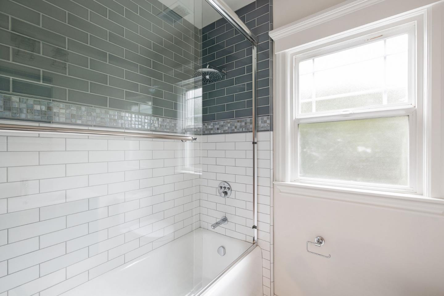 Detail Gallery Image 33 of 39 For 711 Laurel Ave a,  Burlingame,  CA 94010 - 2 Beds | 2 Baths