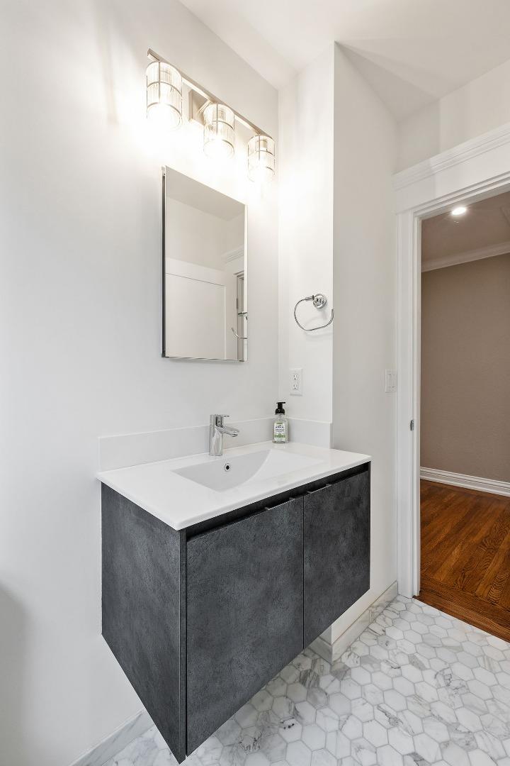 Detail Gallery Image 35 of 39 For 711 Laurel Ave a,  Burlingame,  CA 94010 - 2 Beds | 2 Baths
