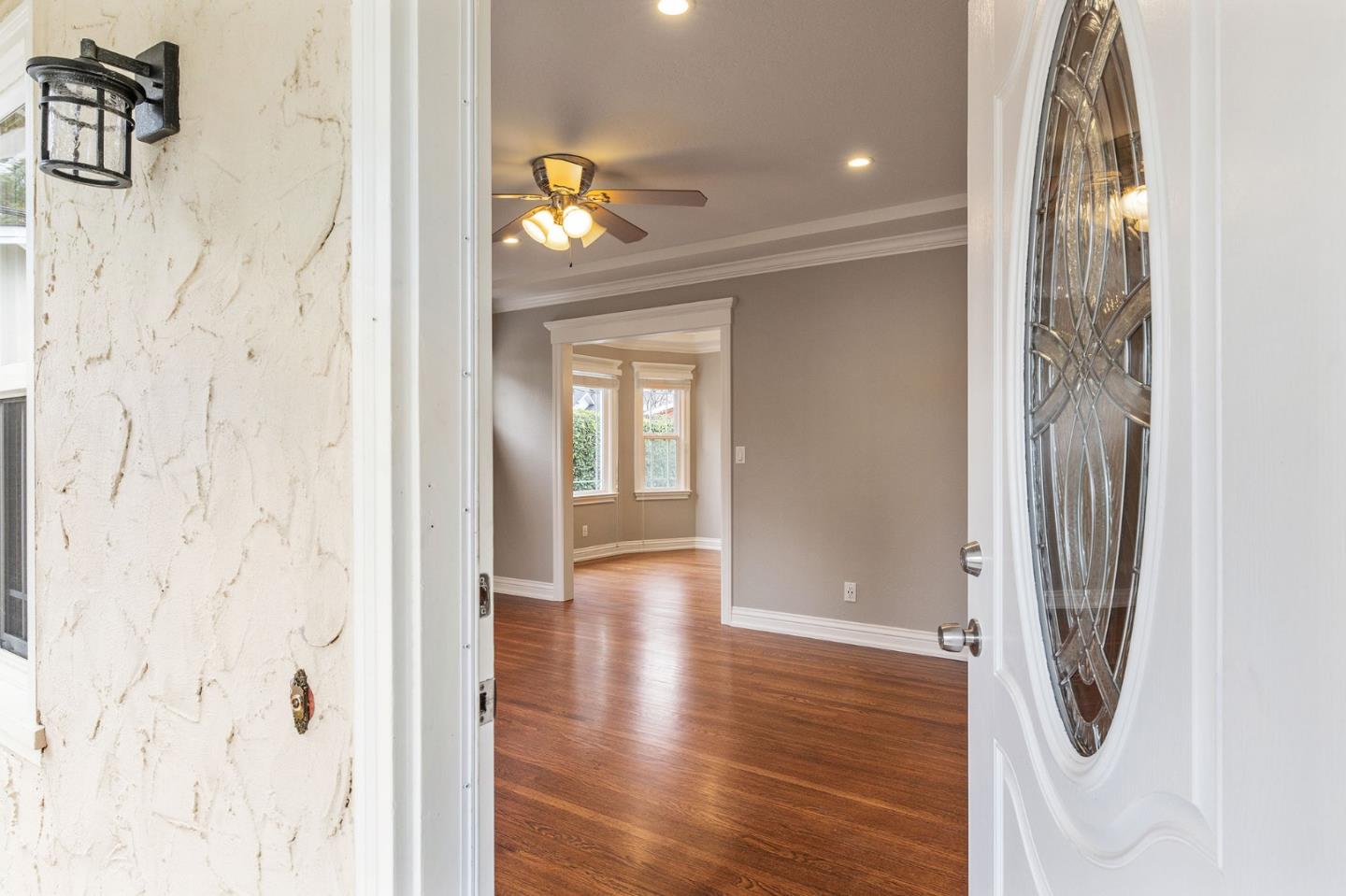 Detail Gallery Image 4 of 39 For 711 Laurel Ave a,  Burlingame,  CA 94010 - 2 Beds | 2 Baths