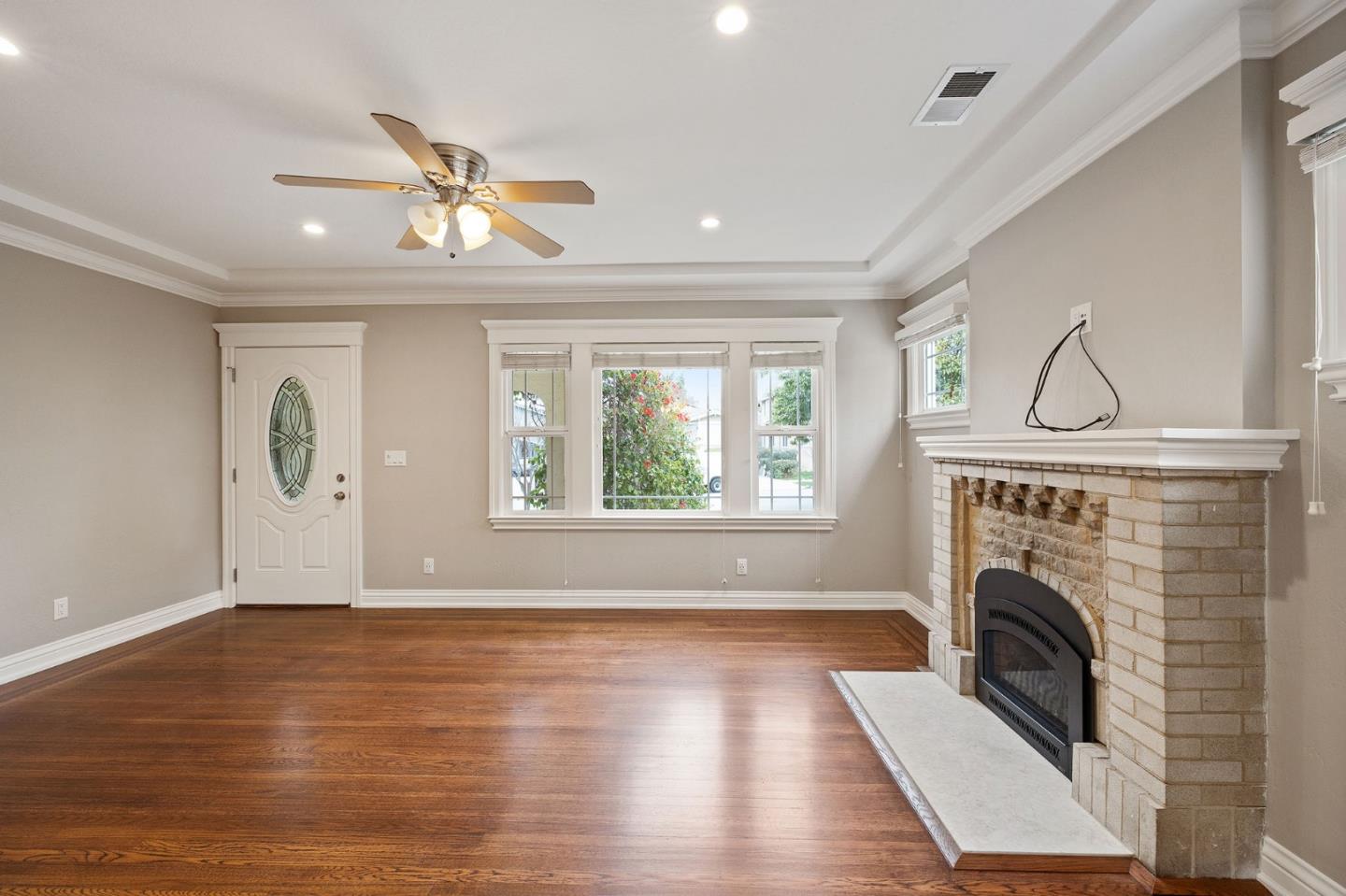 Detail Gallery Image 6 of 39 For 711 Laurel Ave a,  Burlingame,  CA 94010 - 2 Beds | 2 Baths