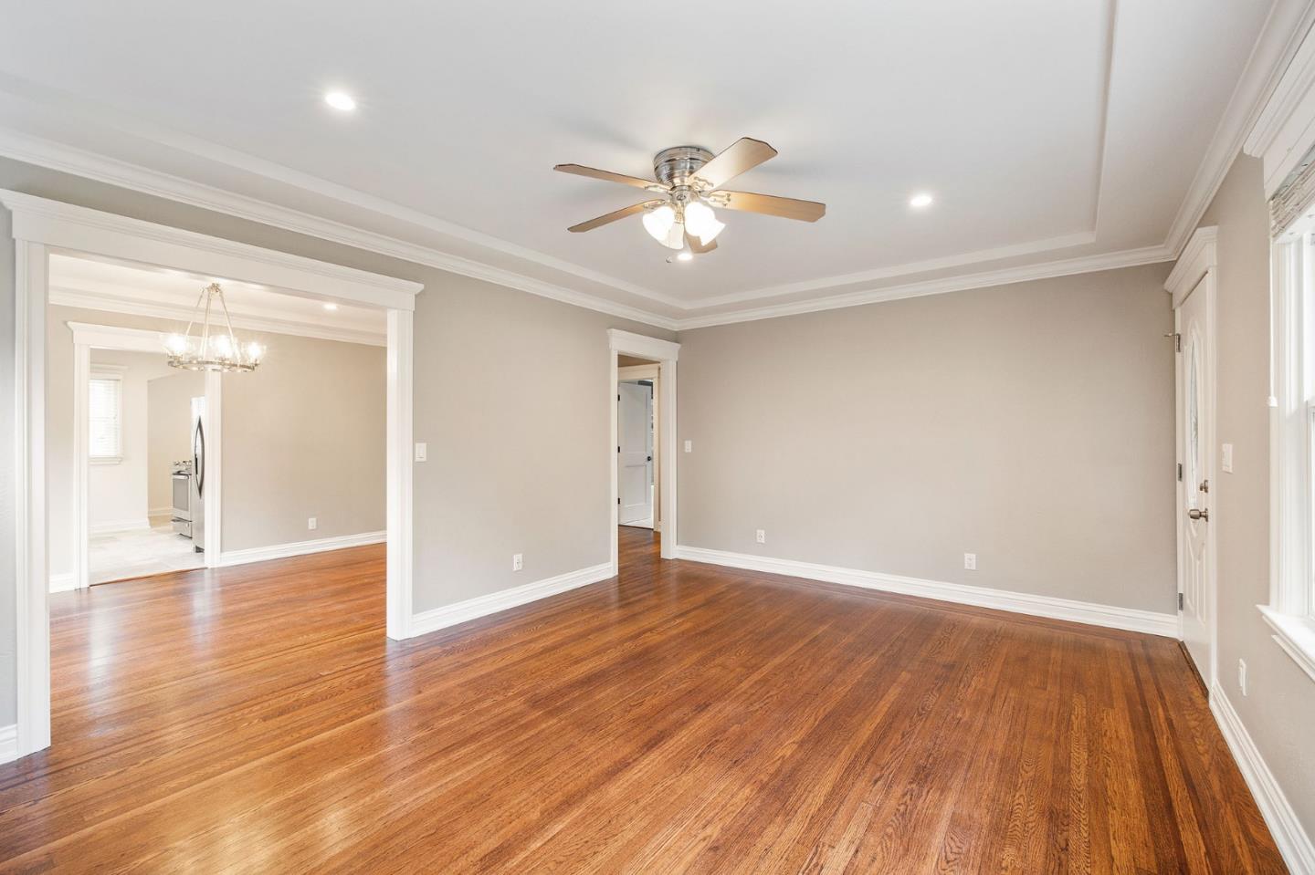Detail Gallery Image 8 of 39 For 711 Laurel Ave a,  Burlingame,  CA 94010 - 2 Beds | 2 Baths