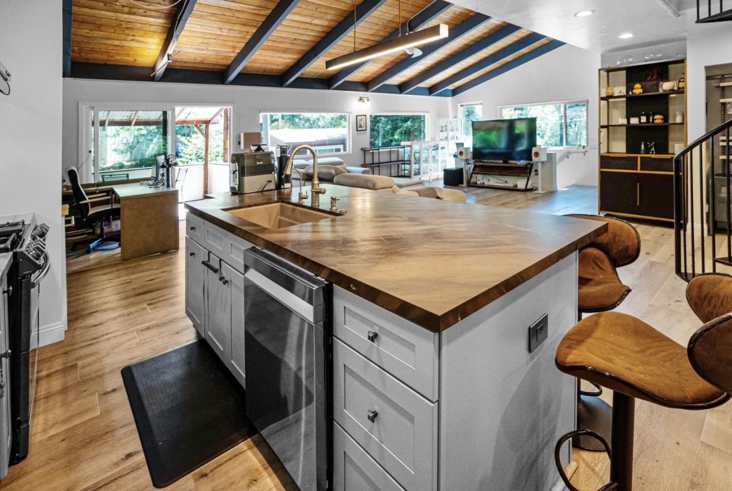 Detail Gallery Image 12 of 36 For 19150 Beardsley Rd, Los Gatos,  CA 95033 - 2 Beds | 2 Baths