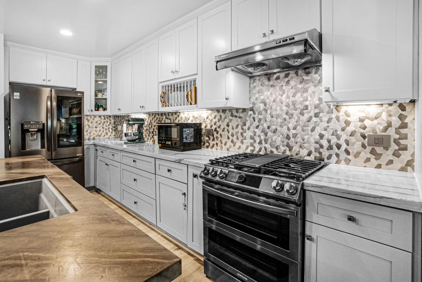 Detail Gallery Image 13 of 36 For 19150 Beardsley Rd, Los Gatos,  CA 95033 - 2 Beds | 2 Baths