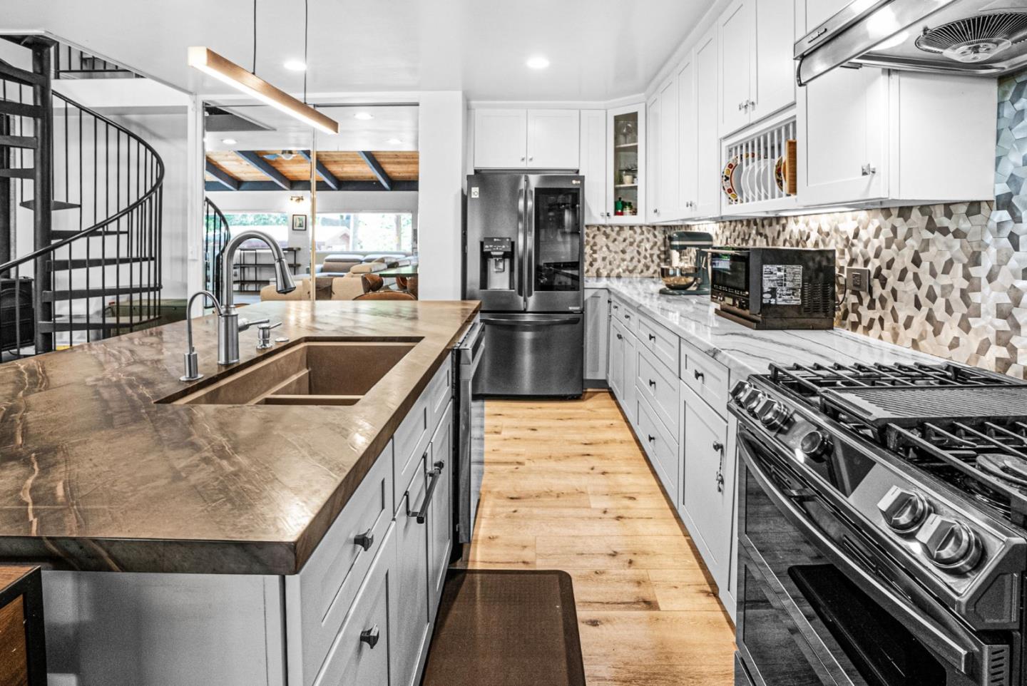 Detail Gallery Image 14 of 36 For 19150 Beardsley Rd, Los Gatos,  CA 95033 - 2 Beds | 2 Baths