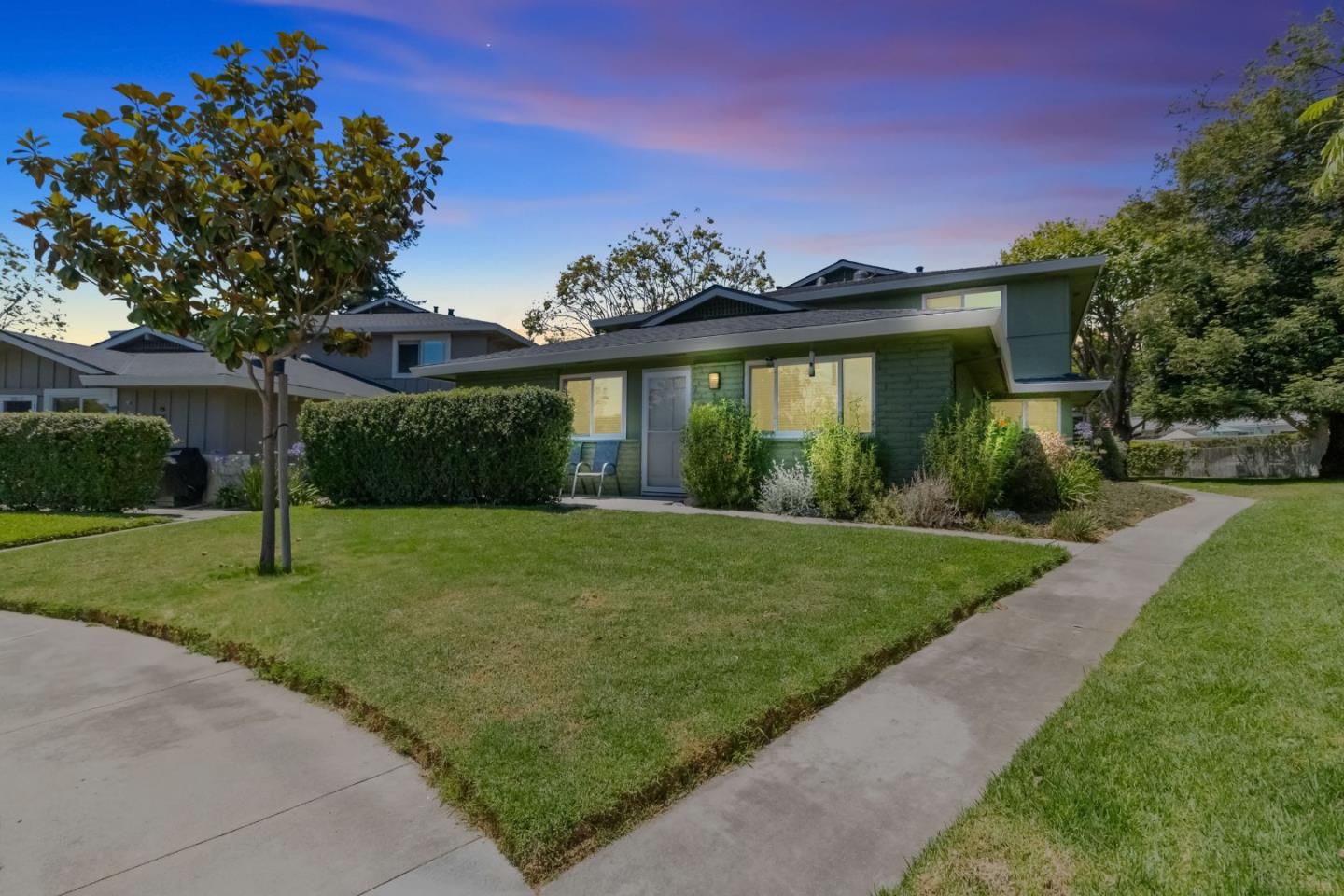 Detail Gallery Image 1 of 58 For 1435 Ruby Ct #1,  Capitola,  CA 95010 - 2 Beds | 1 Baths