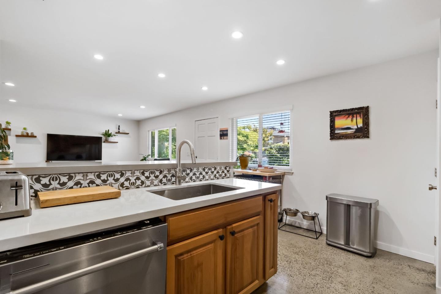 Detail Gallery Image 11 of 58 For 1435 Ruby Ct #1,  Capitola,  CA 95010 - 2 Beds | 1 Baths