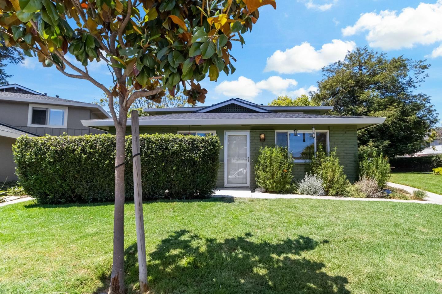 Detail Gallery Image 4 of 58 For 1435 Ruby Ct #1,  Capitola,  CA 95010 - 2 Beds | 1 Baths