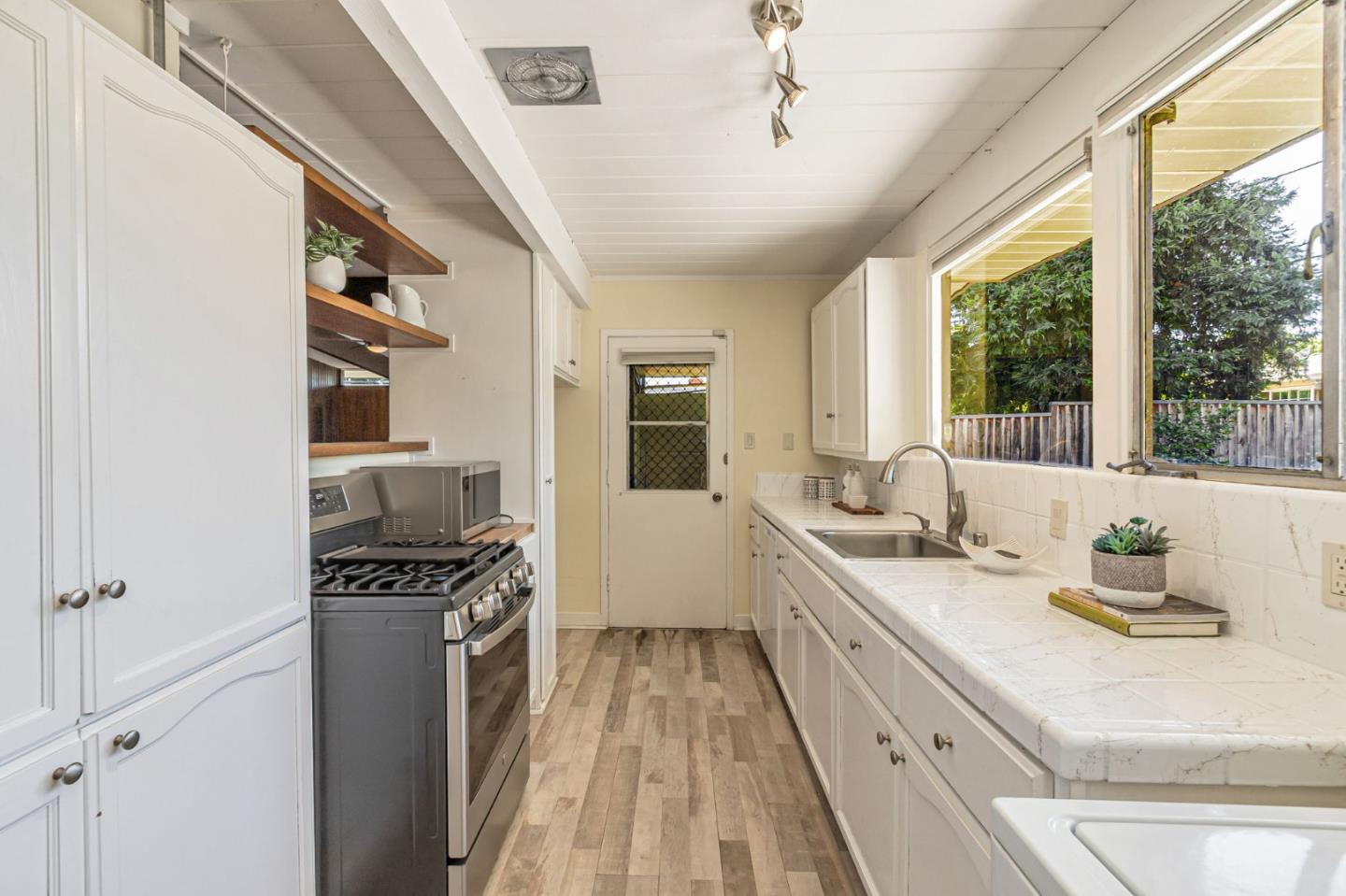 Detail Gallery Image 14 of 34 For 785 Richmond Ave, San Jose,  CA 95128 - 3 Beds | 2 Baths