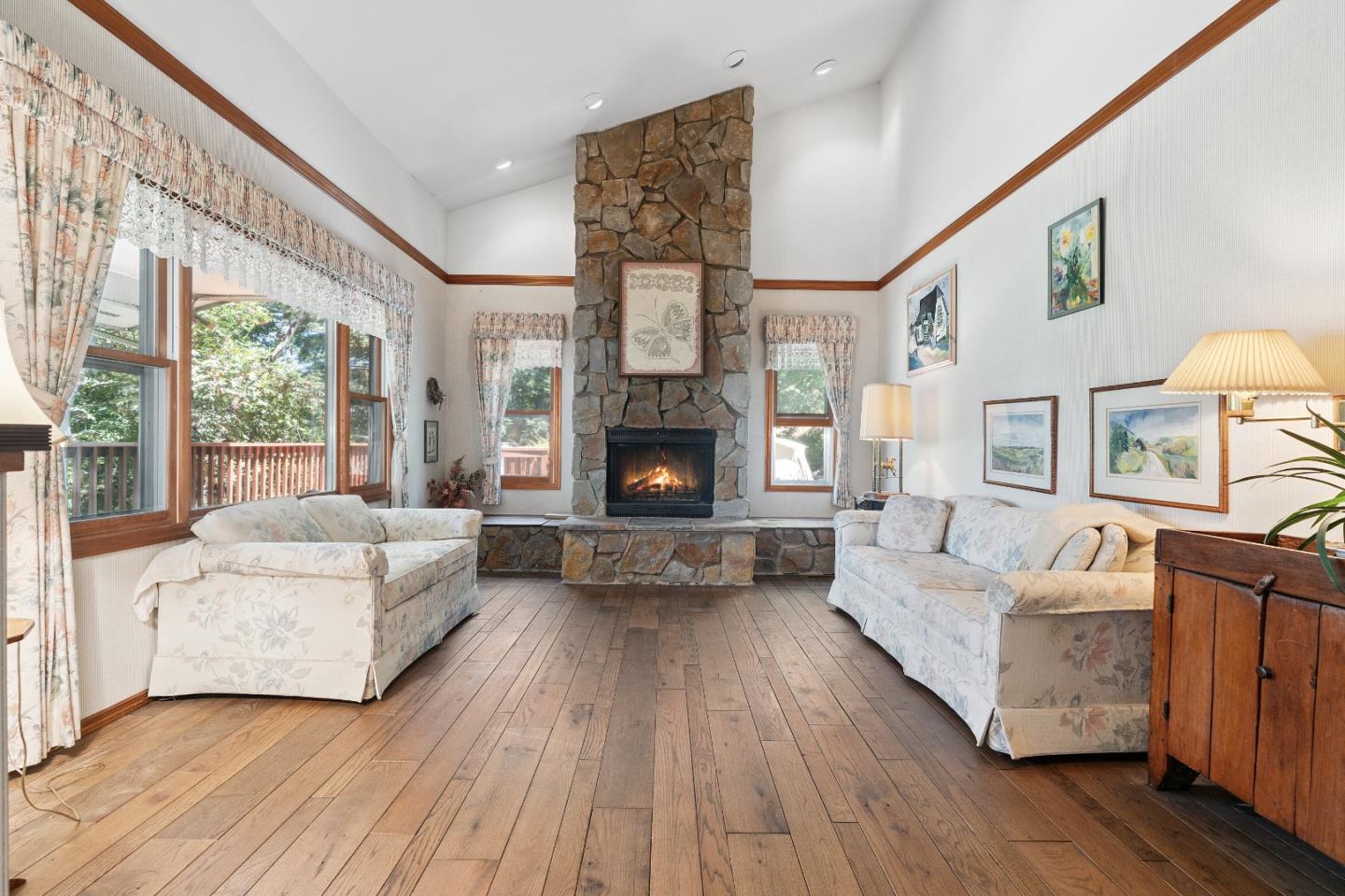 Detail Gallery Image 10 of 18 For 24905 Skyland Rd, Los Gatos,  CA 95033 - 3 Beds | 2 Baths