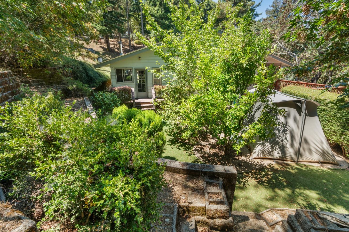Detail Gallery Image 2 of 18 For 24905 Skyland Rd, Los Gatos,  CA 95033 - 3 Beds | 2 Baths