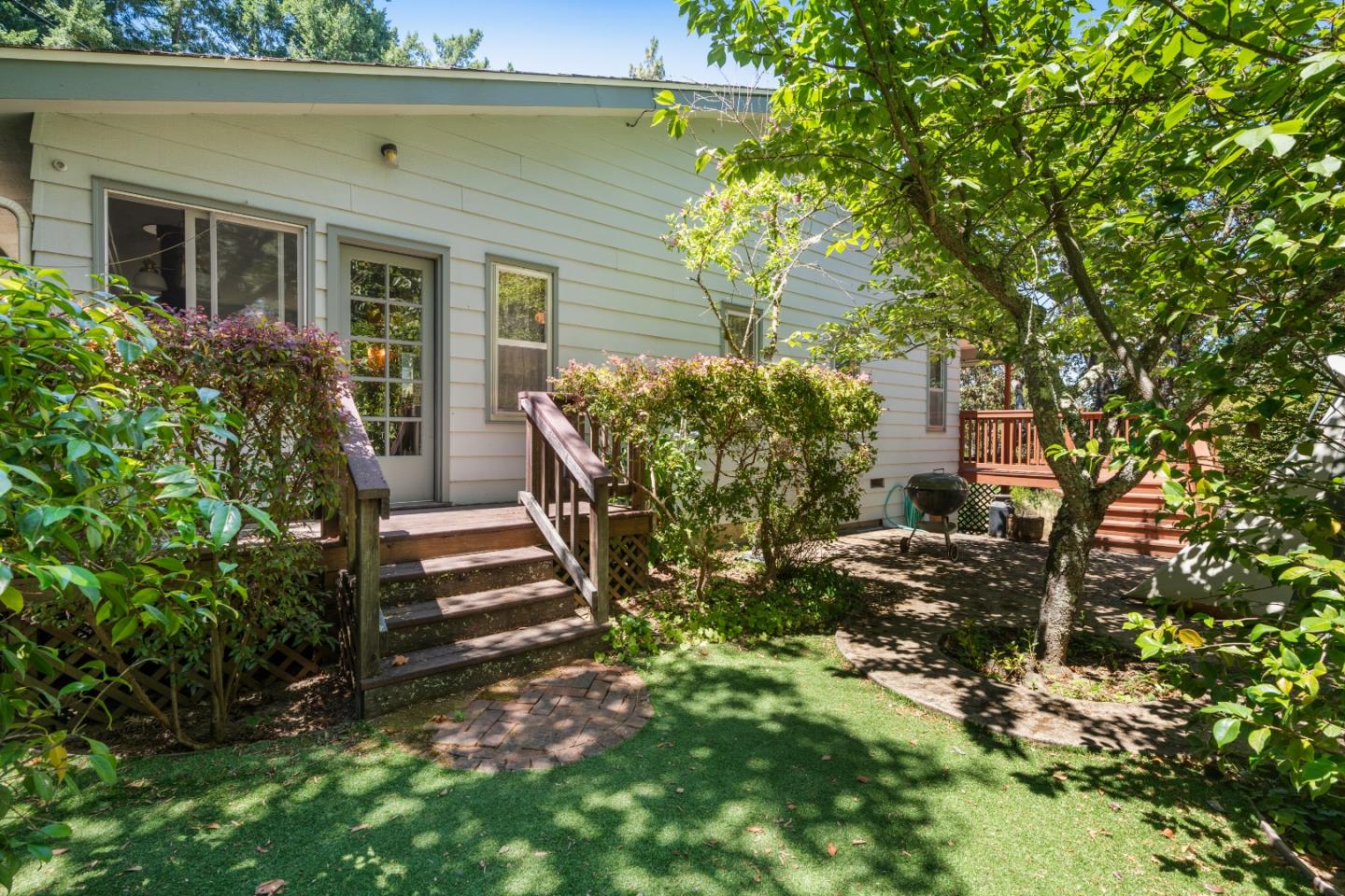 Detail Gallery Image 3 of 18 For 24905 Skyland Rd, Los Gatos,  CA 95033 - 3 Beds | 2 Baths