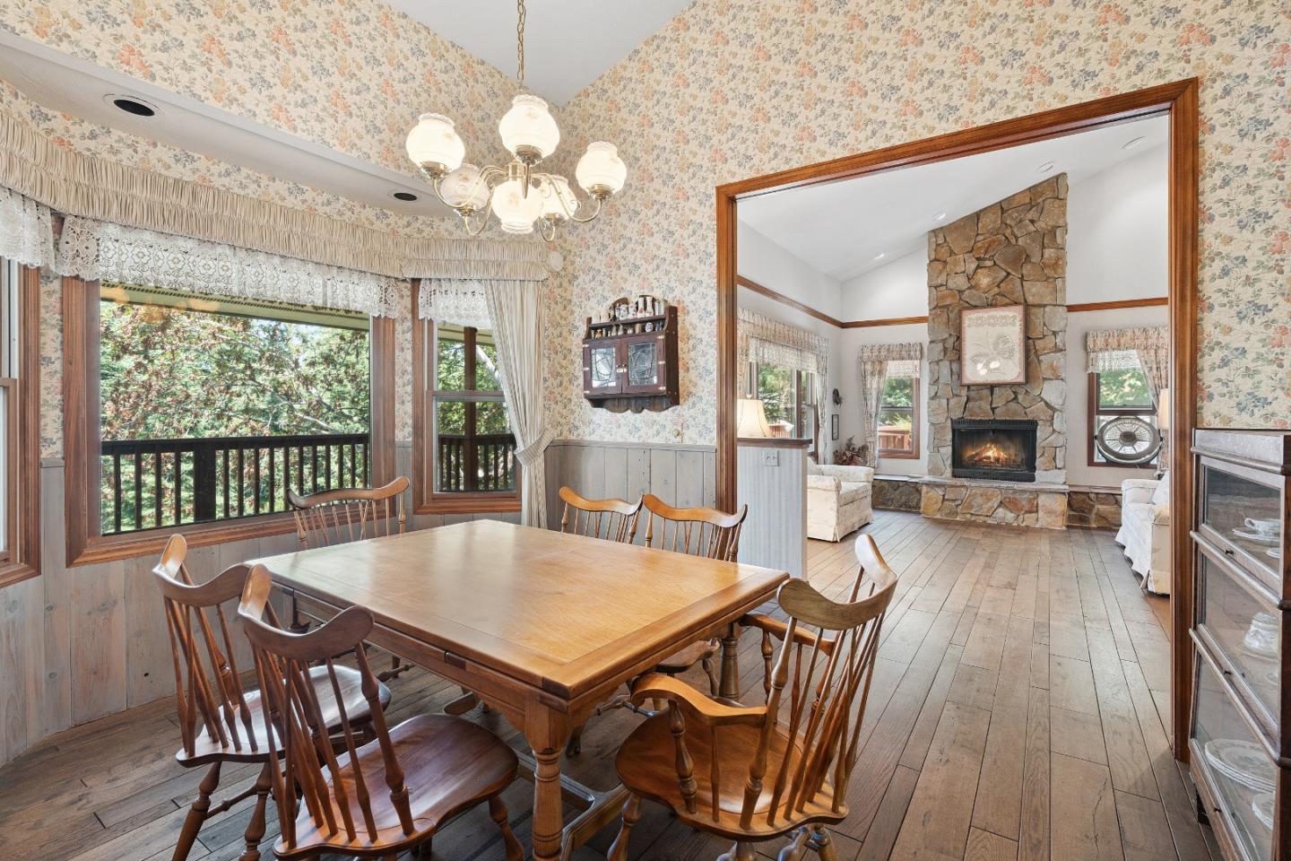 Detail Gallery Image 9 of 18 For 24905 Skyland Rd, Los Gatos,  CA 95033 - 3 Beds | 2 Baths