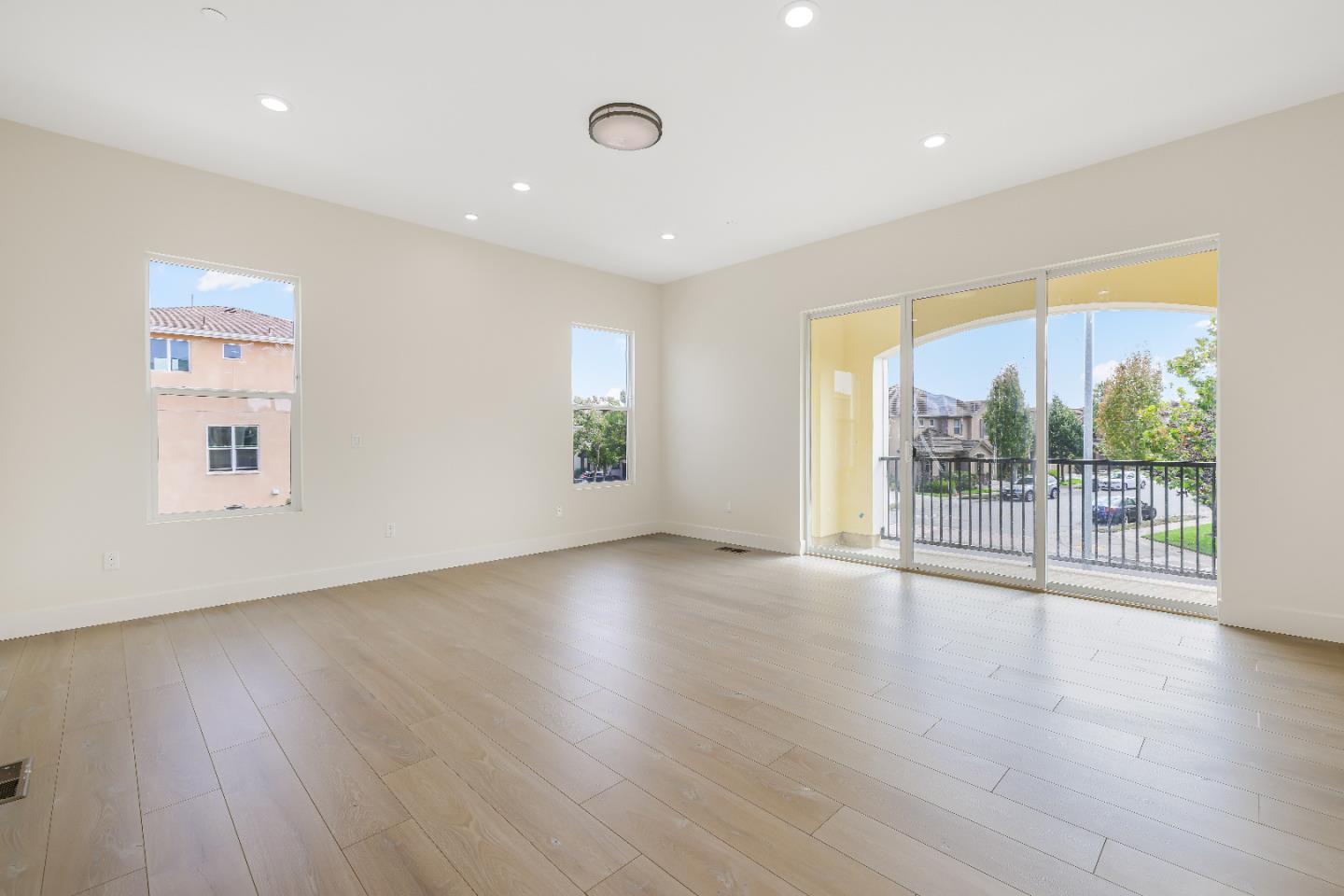 Detail Gallery Image 27 of 87 For 401 San Luis Ave, Watsonville,  CA 95076 - 3 Beds | 3/1 Baths
