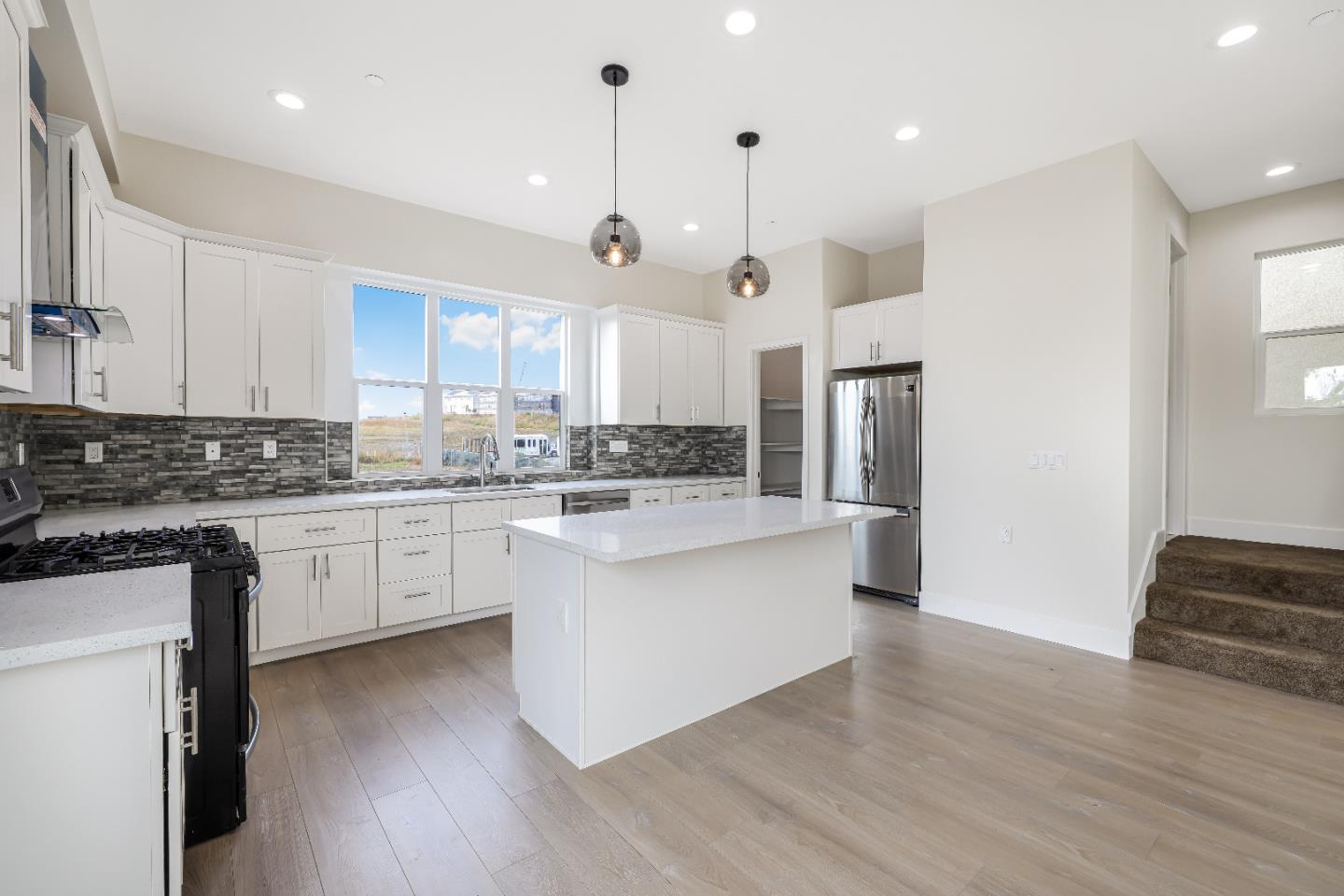 Detail Gallery Image 38 of 87 For 401 San Luis Ave, Watsonville,  CA 95076 - 3 Beds | 3/1 Baths