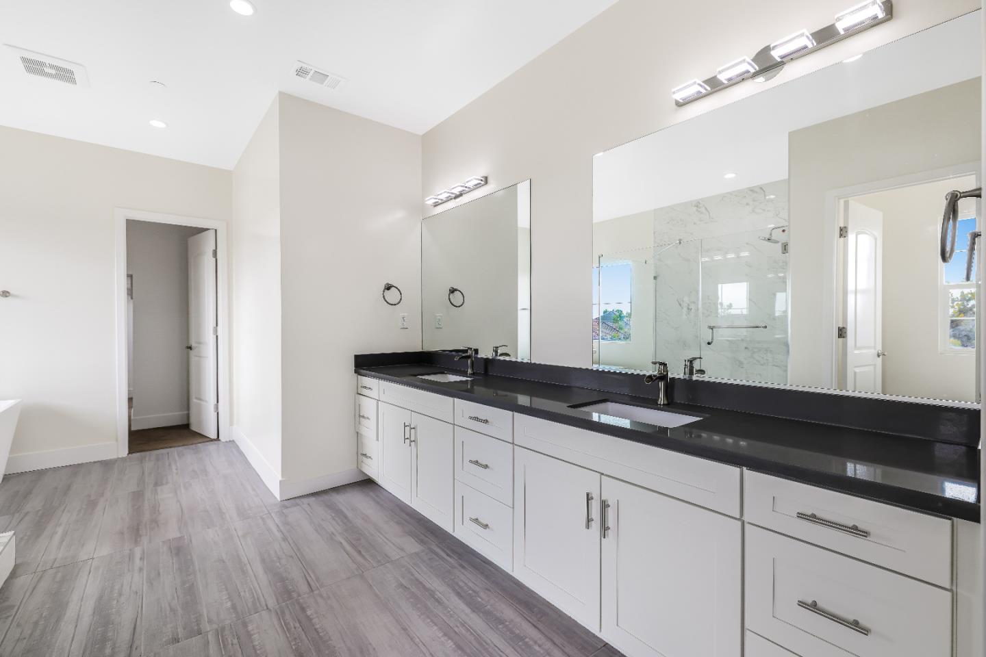 Detail Gallery Image 52 of 87 For 401 San Luis Ave, Watsonville,  CA 95076 - 3 Beds | 3/1 Baths