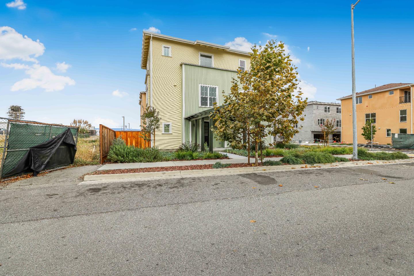 Detail Gallery Image 6 of 87 For 401 San Luis Ave, Watsonville,  CA 95076 - 3 Beds | 3/1 Baths