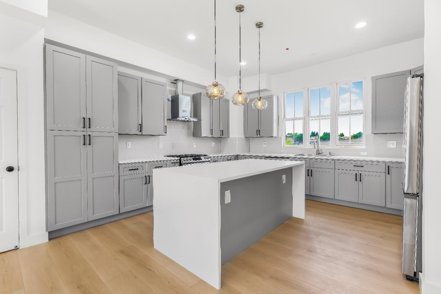 Detail Gallery Image 10 of 83 For 409 San Luis Ave, Watsonville,  CA 95076 - 3 Beds | 3/1 Baths