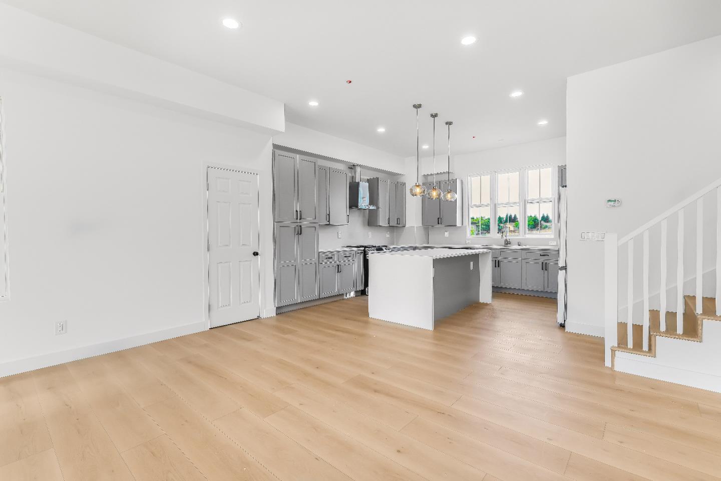 Detail Gallery Image 12 of 83 For 409 San Luis Ave, Watsonville,  CA 95076 - 3 Beds | 3/1 Baths