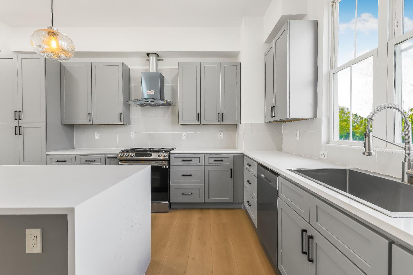 Detail Gallery Image 15 of 83 For 409 San Luis Ave, Watsonville,  CA 95076 - 3 Beds | 3/1 Baths