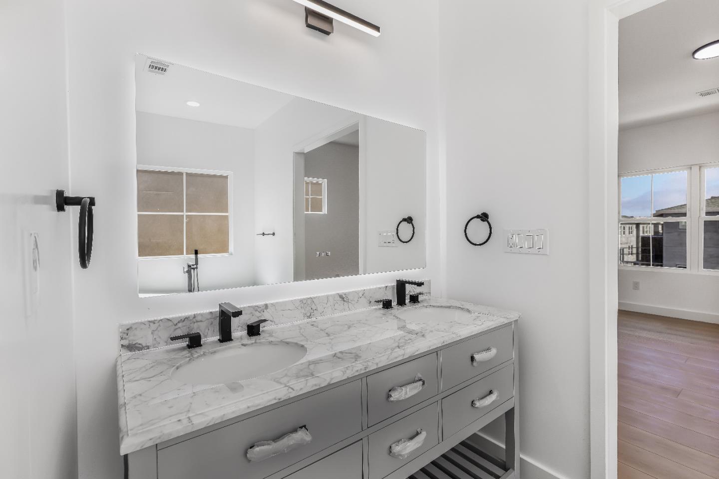 Detail Gallery Image 34 of 83 For 409 San Luis Ave, Watsonville,  CA 95076 - 3 Beds | 3/1 Baths