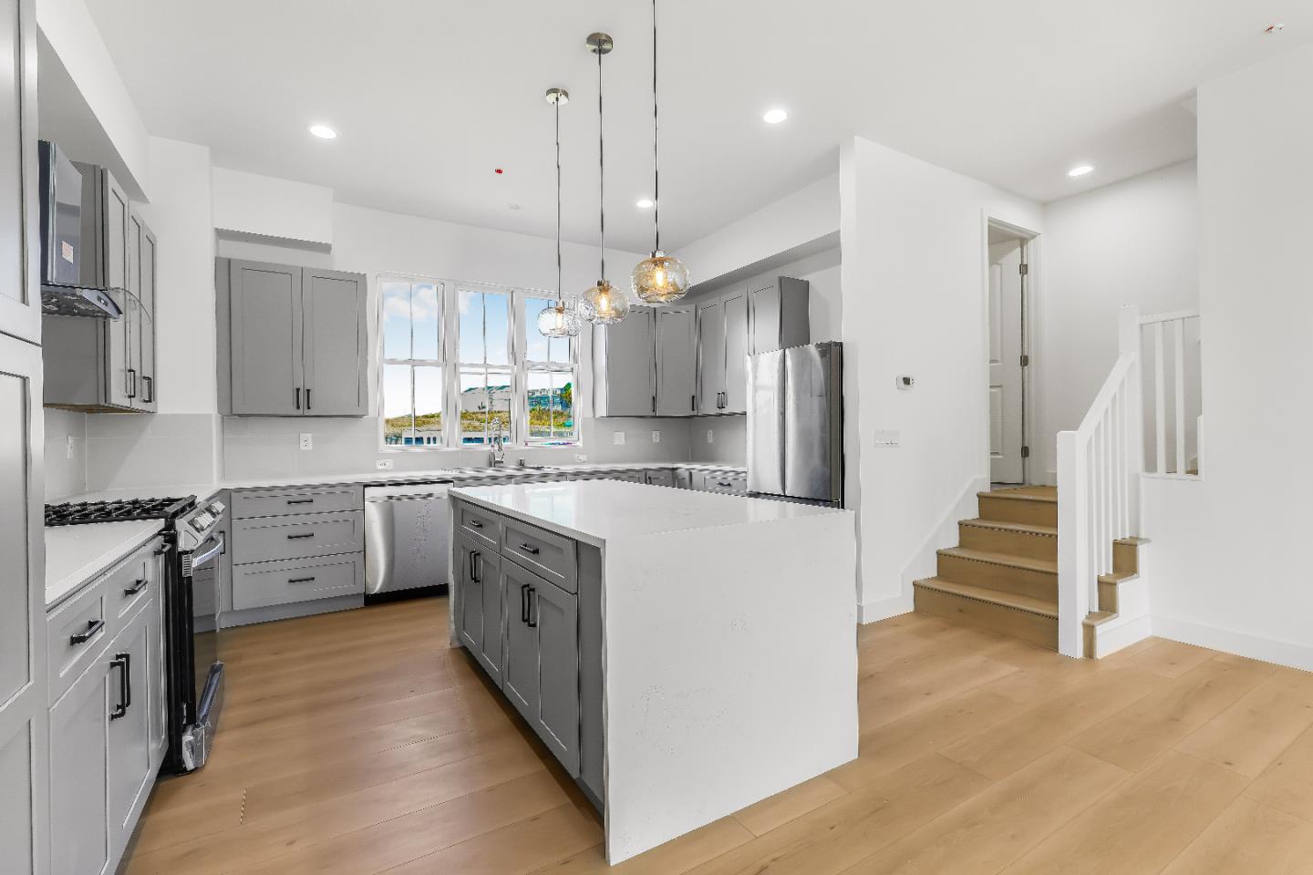 Detail Gallery Image 9 of 83 For 409 San Luis Ave, Watsonville,  CA 95076 - 3 Beds | 3/1 Baths