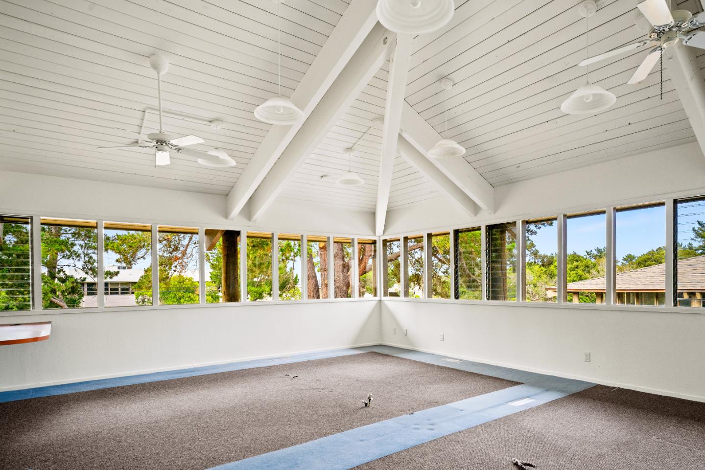 Detail Gallery Image 16 of 25 For 46 Garden Court, Monterey,  CA 93940 - – Beds | – Baths