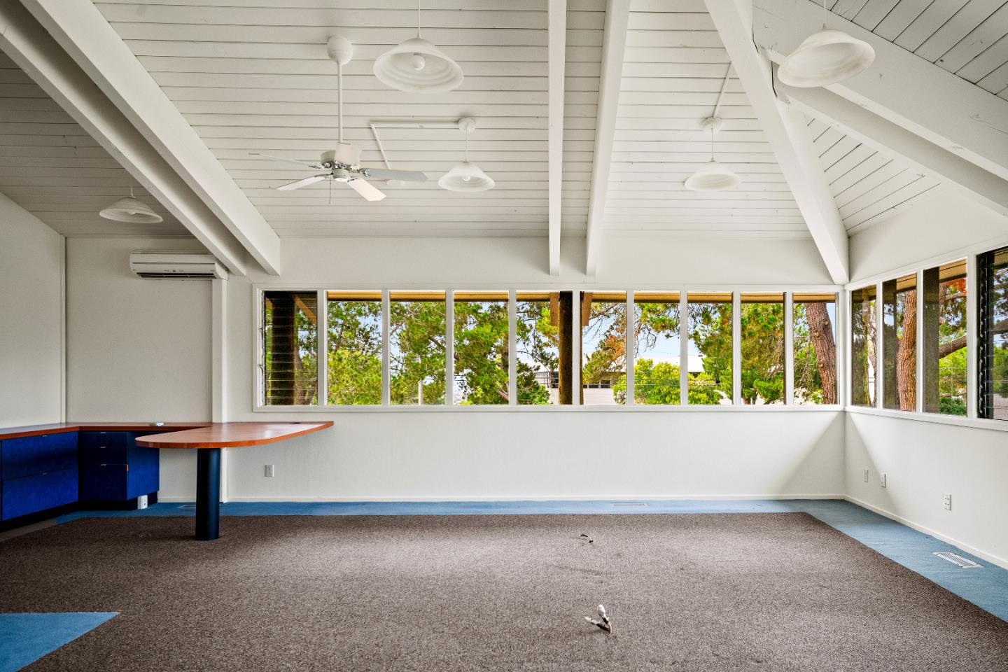 Detail Gallery Image 17 of 25 For 46 Garden Court, Monterey,  CA 93940 - – Beds | – Baths