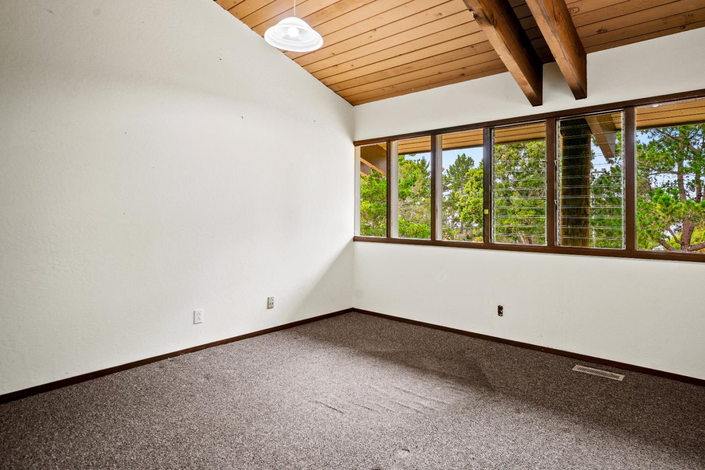 Detail Gallery Image 21 of 25 For 46 Garden Court, Monterey,  CA 93940 - – Beds | – Baths
