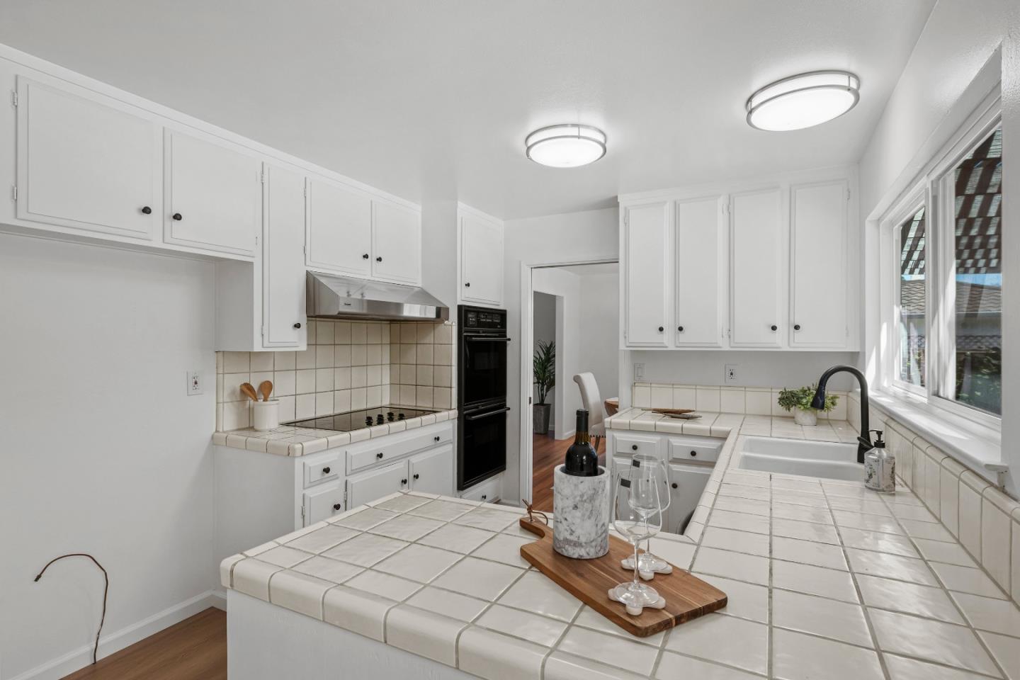 Detail Gallery Image 15 of 53 For 6826 Glenview Dr, San Jose,  CA 95120 - 5 Beds | 2/1 Baths
