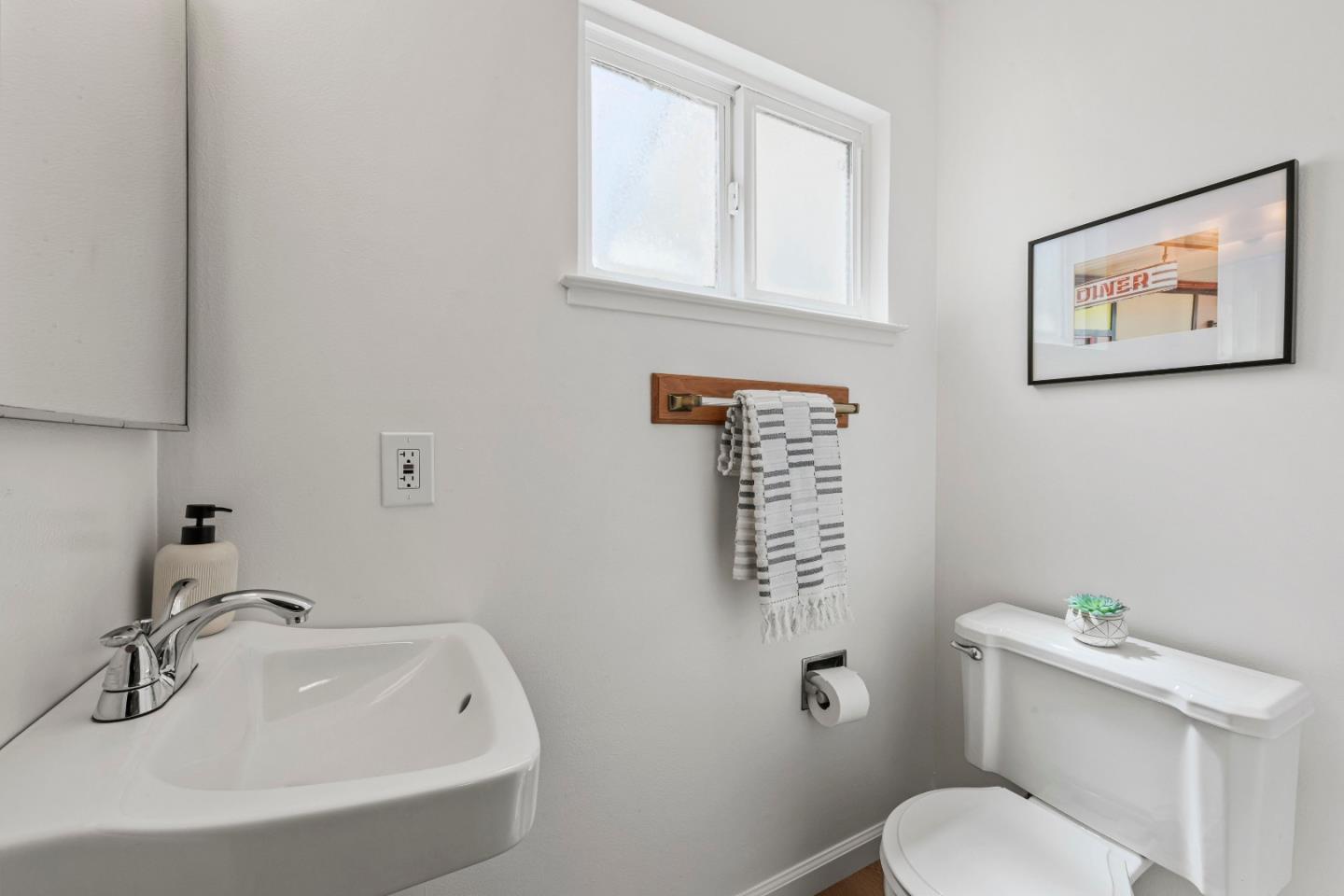 Detail Gallery Image 24 of 53 For 6826 Glenview Dr, San Jose,  CA 95120 - 5 Beds | 2/1 Baths