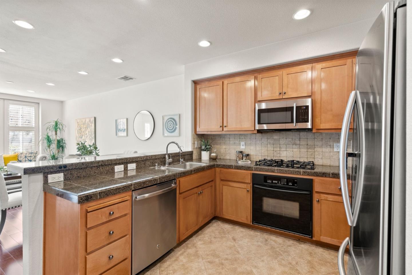 Detail Gallery Image 10 of 40 For 952 Cole Pl, Santa Clara,  CA 95054 - 3 Beds | 3 Baths