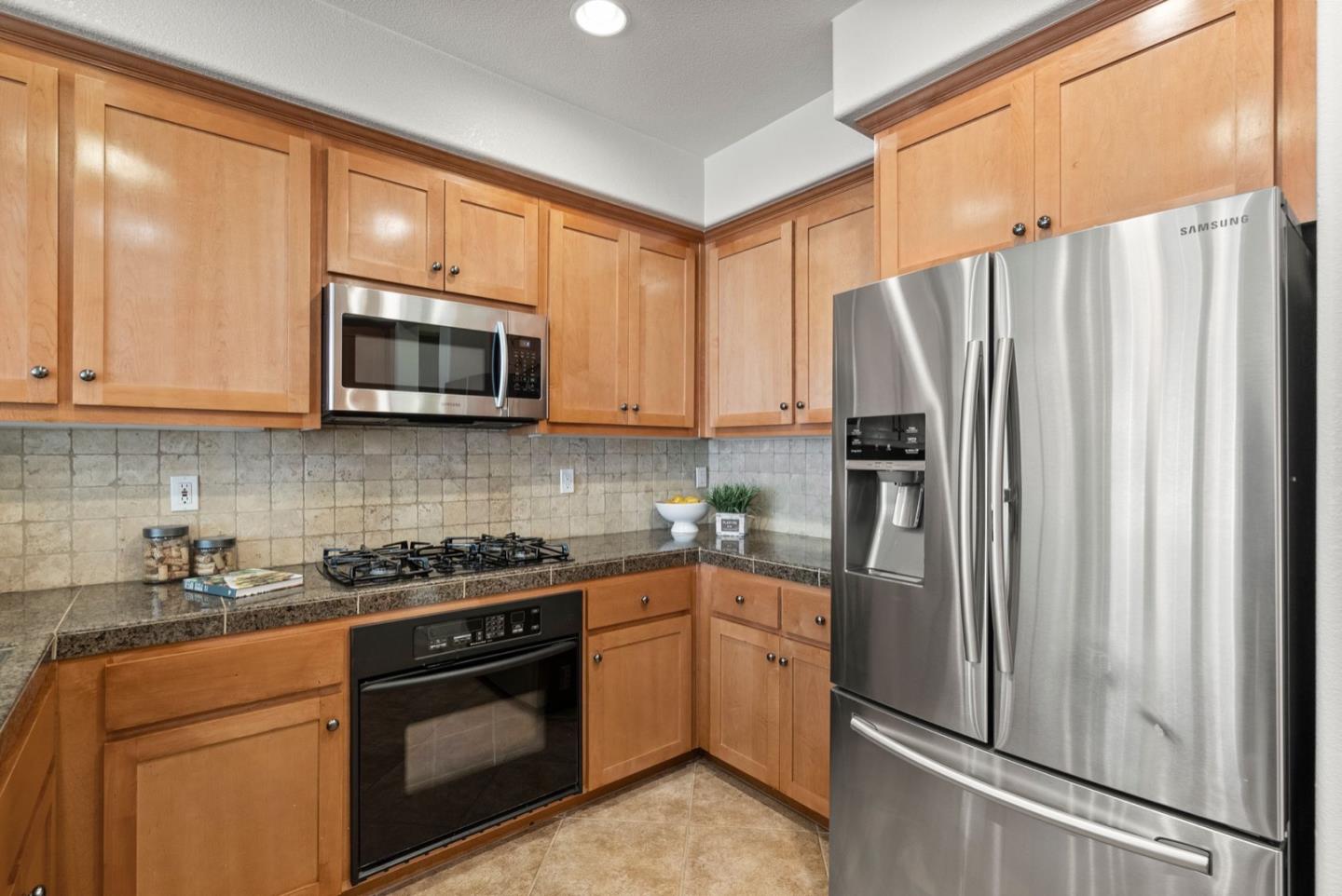 Detail Gallery Image 11 of 40 For 952 Cole Pl, Santa Clara,  CA 95054 - 3 Beds | 3 Baths