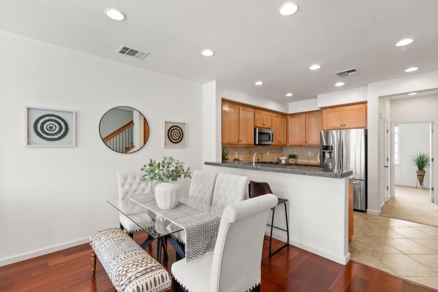 Detail Gallery Image 9 of 40 For 952 Cole Pl, Santa Clara,  CA 95054 - 3 Beds | 3 Baths