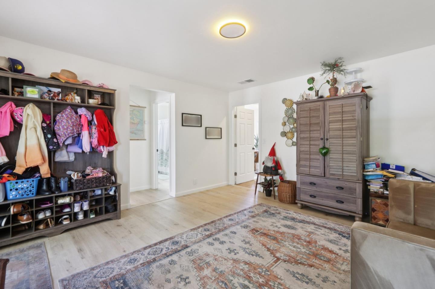 Detail Gallery Image 16 of 52 For 124 Glenview St, Santa Cruz,  CA 95062 - 3 Beds | 3 Baths