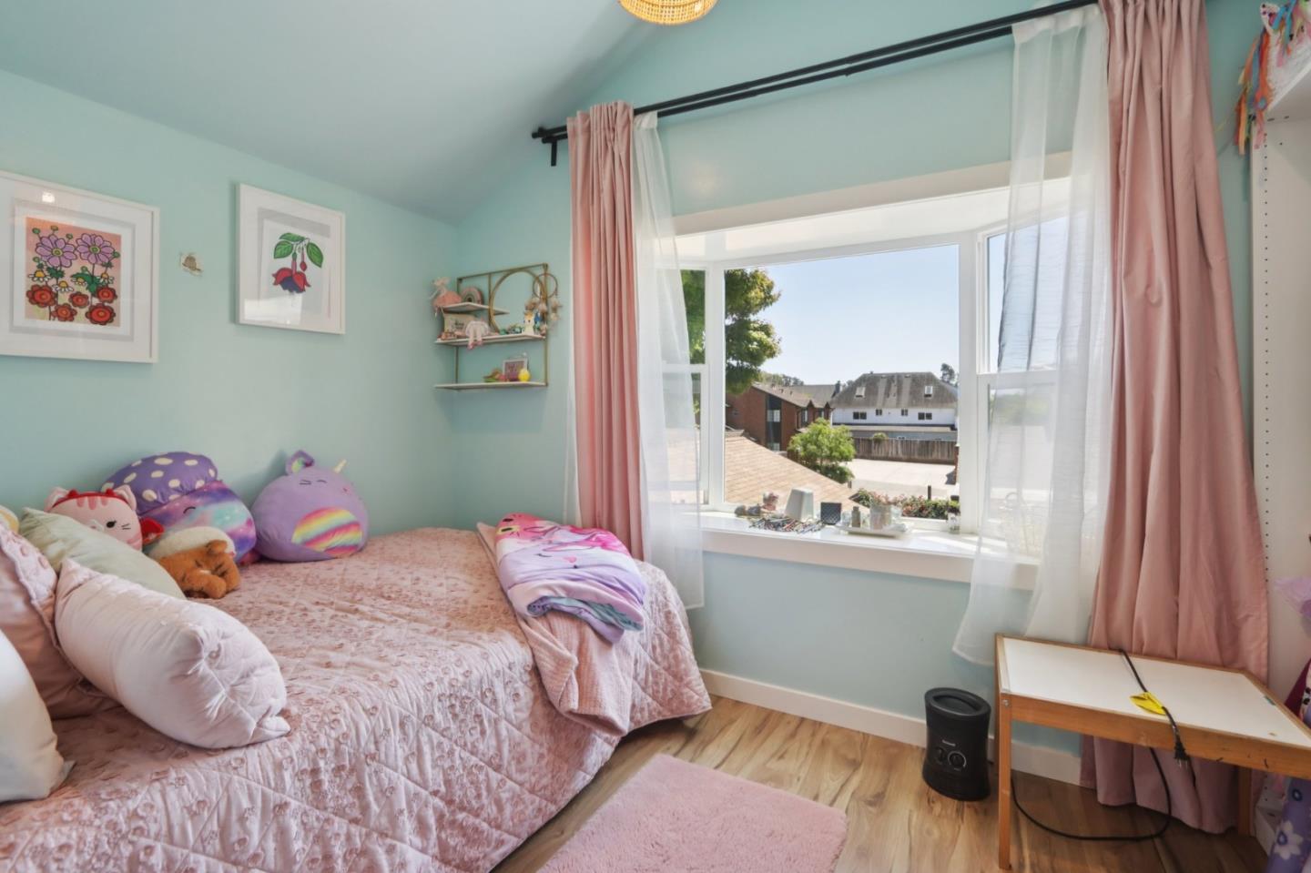 Detail Gallery Image 22 of 52 For 124 Glenview St, Santa Cruz,  CA 95062 - 3 Beds | 3 Baths