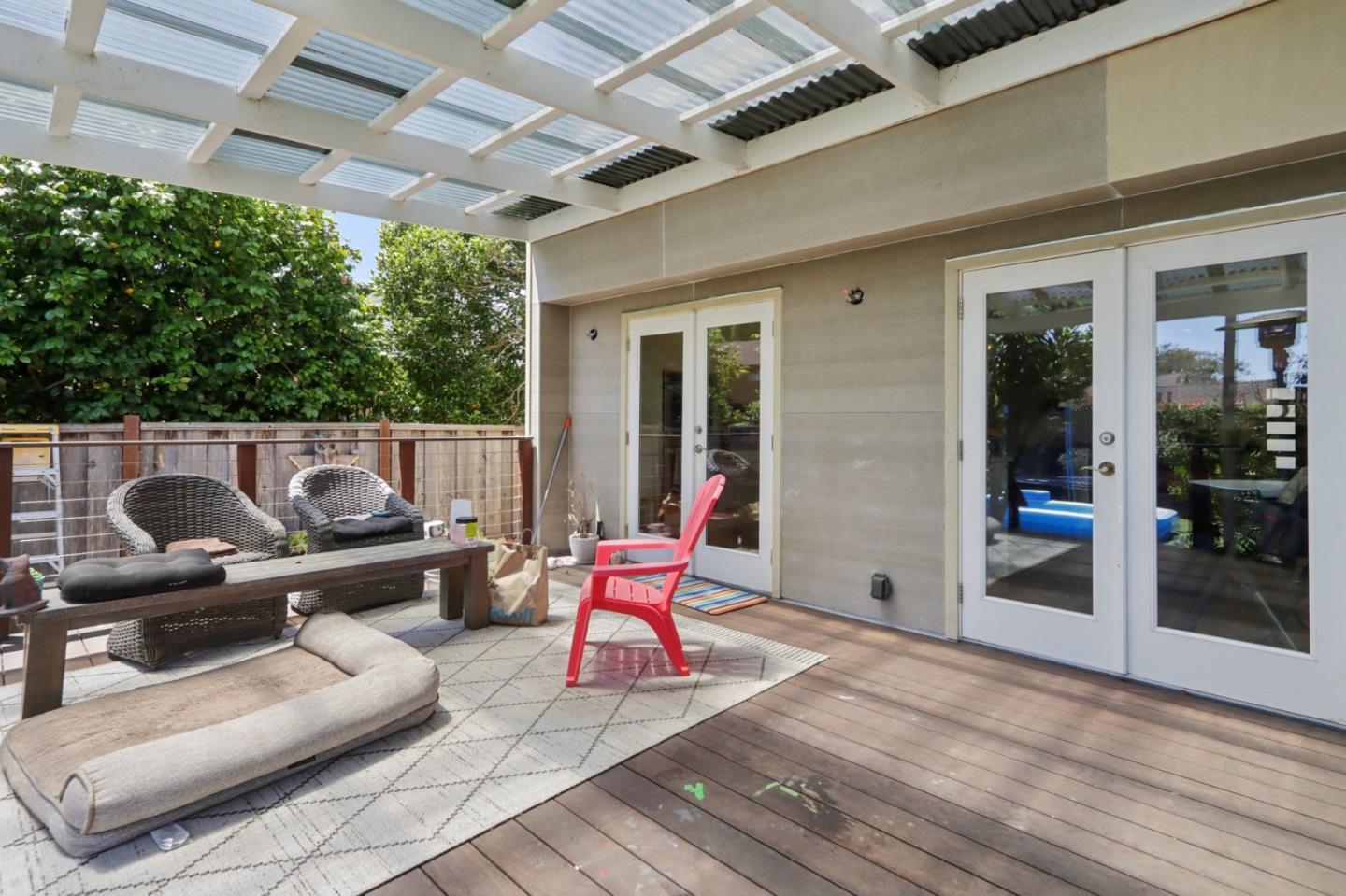 Detail Gallery Image 29 of 52 For 124 Glenview St, Santa Cruz,  CA 95062 - 3 Beds | 3 Baths
