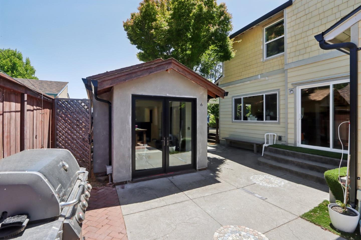 Detail Gallery Image 35 of 52 For 124 Glenview St, Santa Cruz,  CA 95062 - 3 Beds | 3 Baths