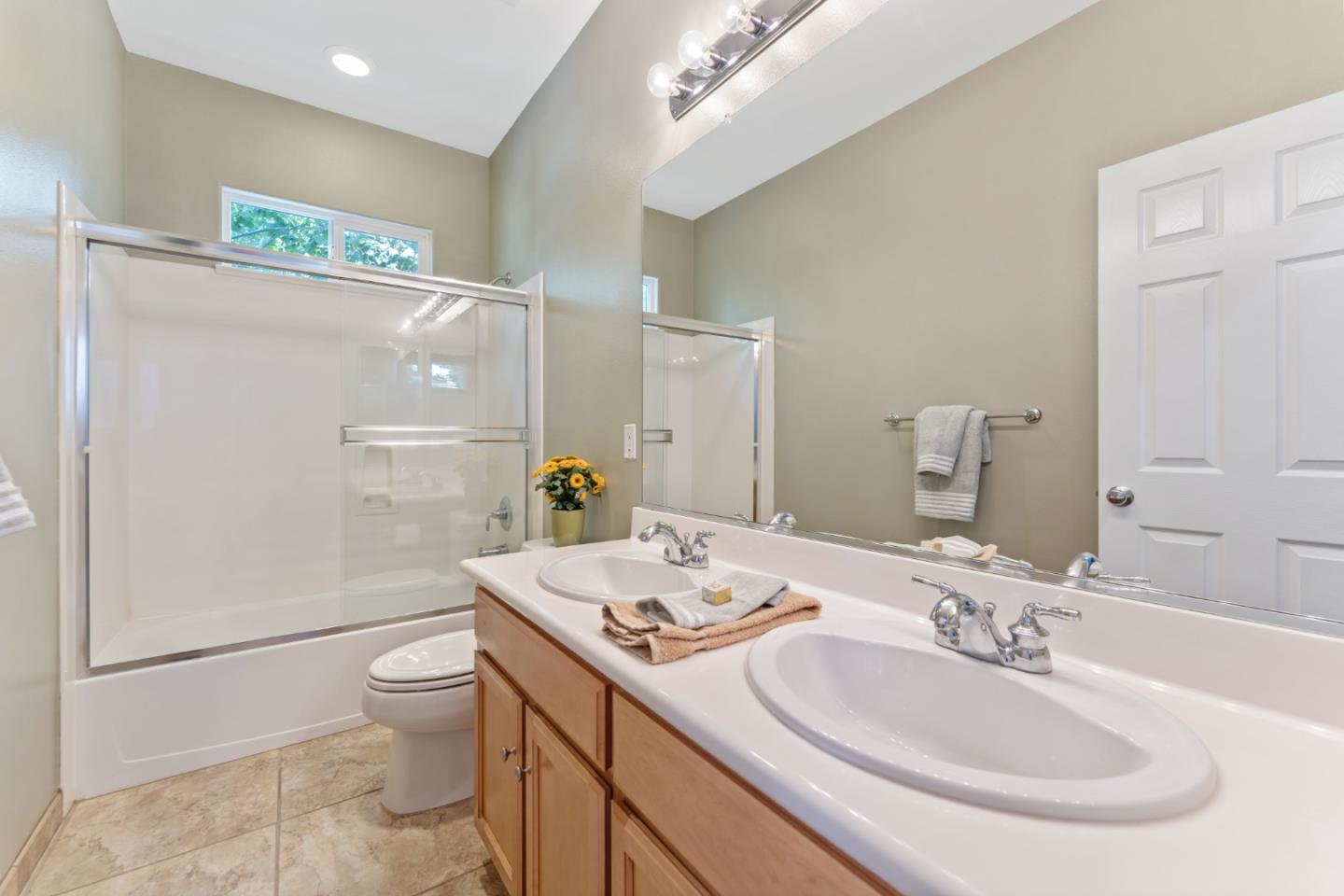 Detail Gallery Image 11 of 38 For 850 Foxworthy Ave, San Jose,  CA 95125 - 4 Beds | 3 Baths