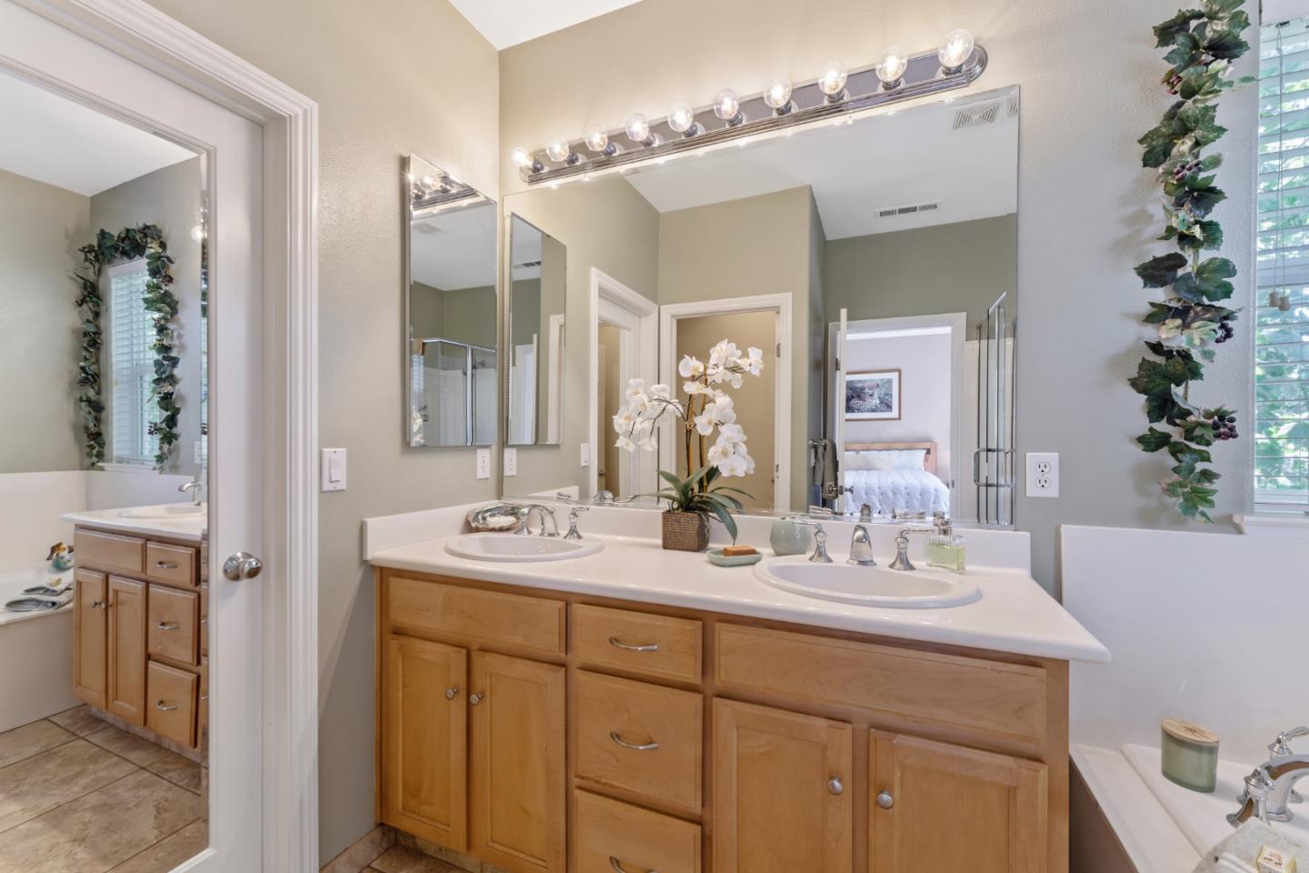 Detail Gallery Image 28 of 38 For 850 Foxworthy Ave, San Jose,  CA 95125 - 4 Beds | 3 Baths