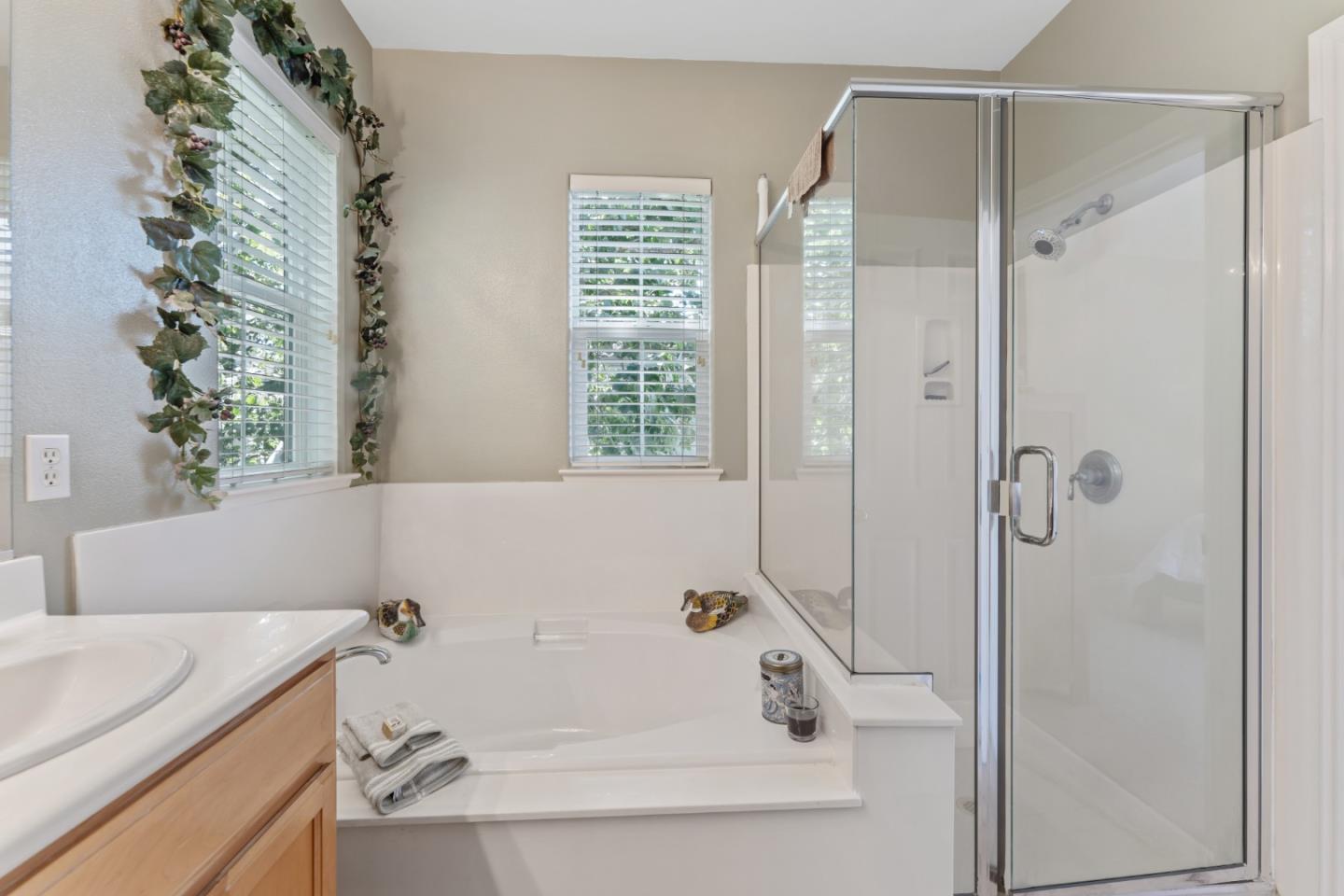 Detail Gallery Image 29 of 38 For 850 Foxworthy Ave, San Jose,  CA 95125 - 4 Beds | 3 Baths