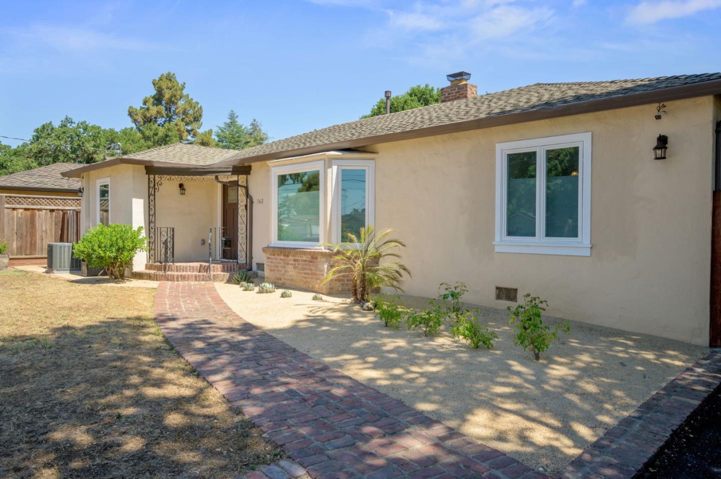 Detail Gallery Image 3 of 49 For 162 Mountain View Ave, San Jose,  CA 95127 - 3 Beds | 1/1 Baths