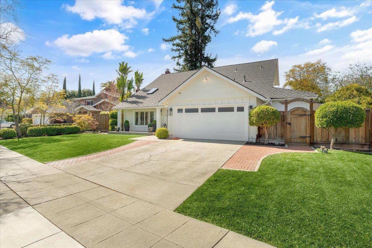 Detail Gallery Image 4 of 61 For 305 Albert Dr, Los Gatos,  CA 95032 - 4 Beds | 3/1 Baths