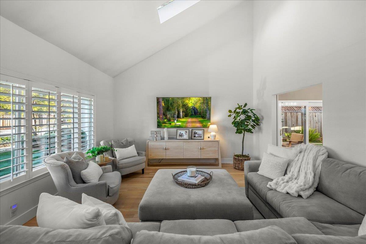 Detail Gallery Image 8 of 61 For 305 Albert Dr, Los Gatos,  CA 95032 - 4 Beds | 3/1 Baths