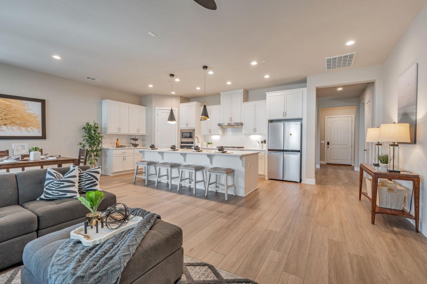 Detail Gallery Image 10 of 47 For 2408 Dilip Dr, Manteca,  CA 95337 - 3 Beds | 2 Baths