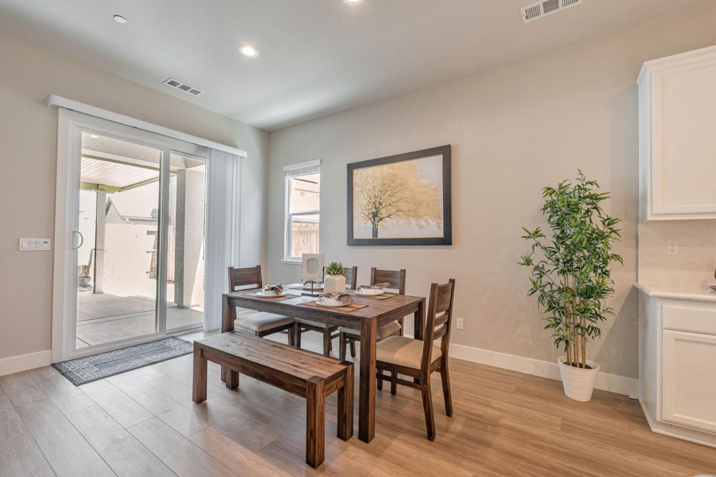 Detail Gallery Image 19 of 47 For 2408 Dilip Dr, Manteca,  CA 95337 - 3 Beds | 2 Baths